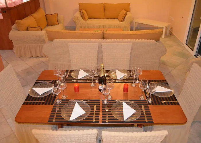 Villa Elatia *