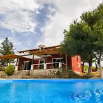 Villa Elatia
