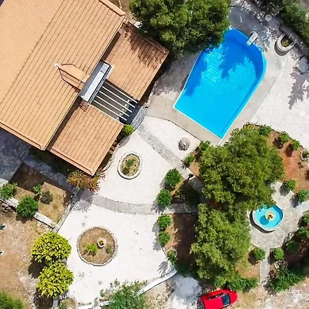 Villa Elatia