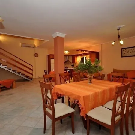 Villa Elatia