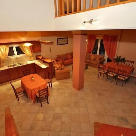 Villa Elatia *