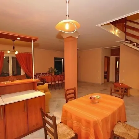 Villa Elatia Volímai