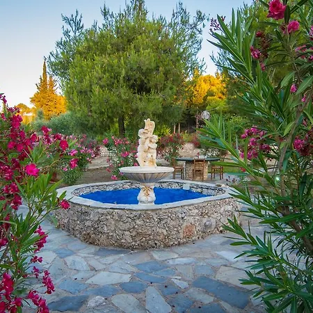 Villa Elatia *